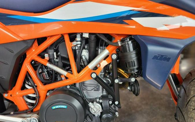 2023 KTM 690 SMC R