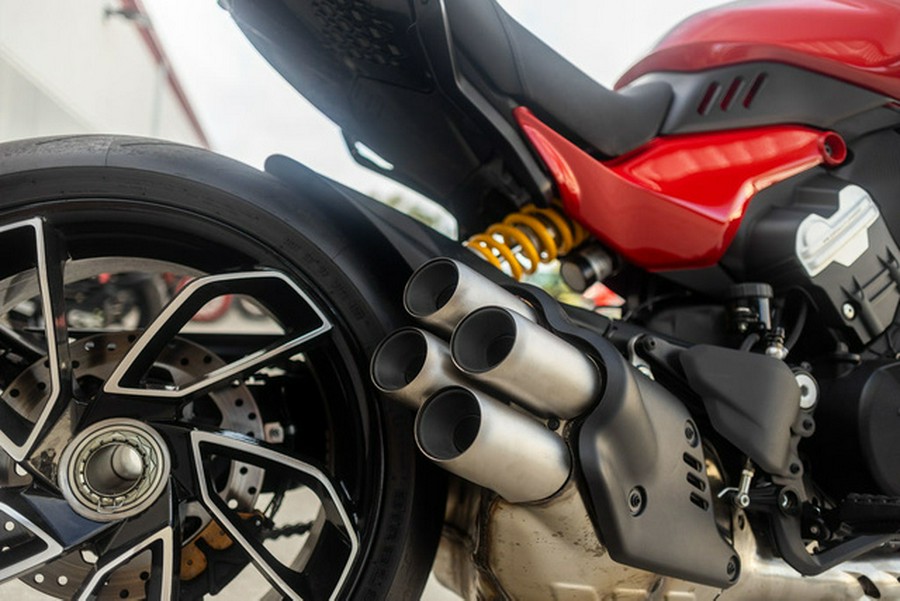 2023 Ducati Diavel V4 Ducati Red