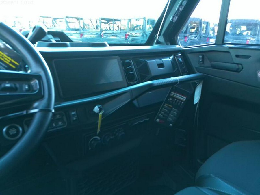 2026 Can-Am® Defender MAX Limited HD11