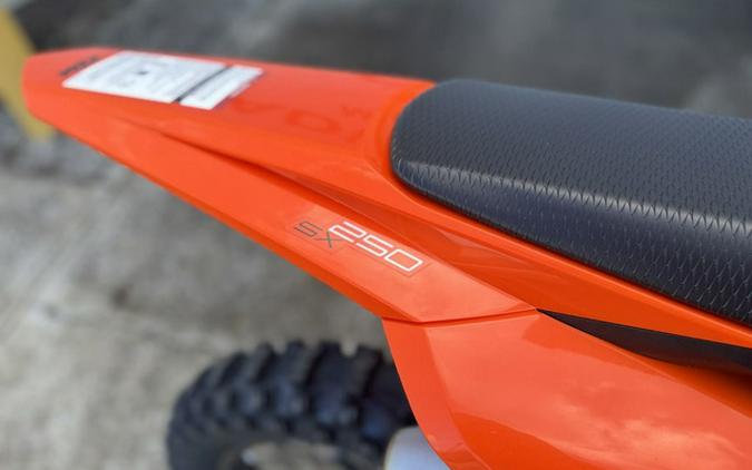 2025 KTM SX 250