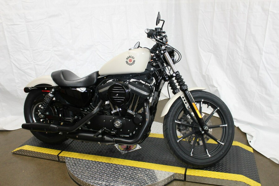 Harley-Davidson® Iron 883™ 2022 XL 883N 406415T WHITE SAND PRL