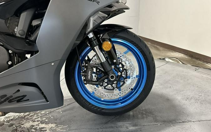 2026 Kawasaki Ninja® ZX™-6R Base