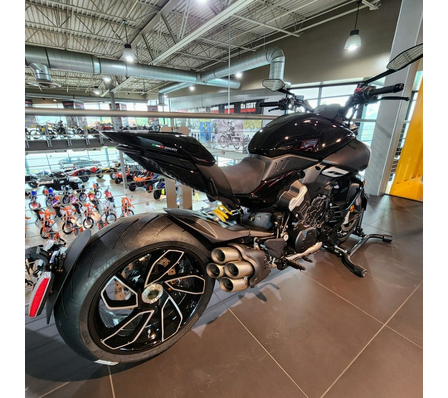 2025 Ducati Diavel V4