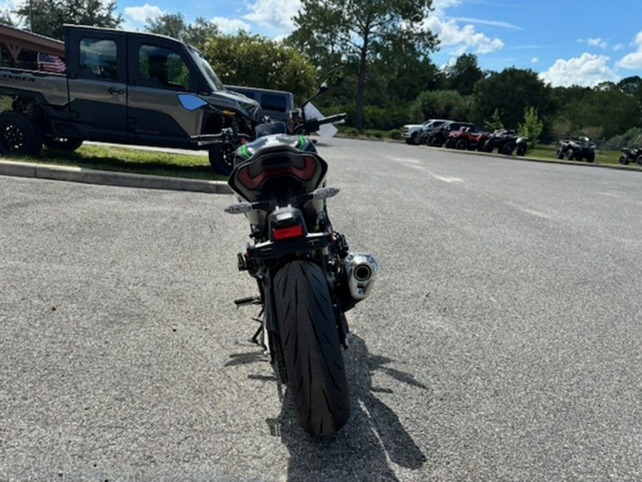 2025 Kawasaki Z900 SE ABS