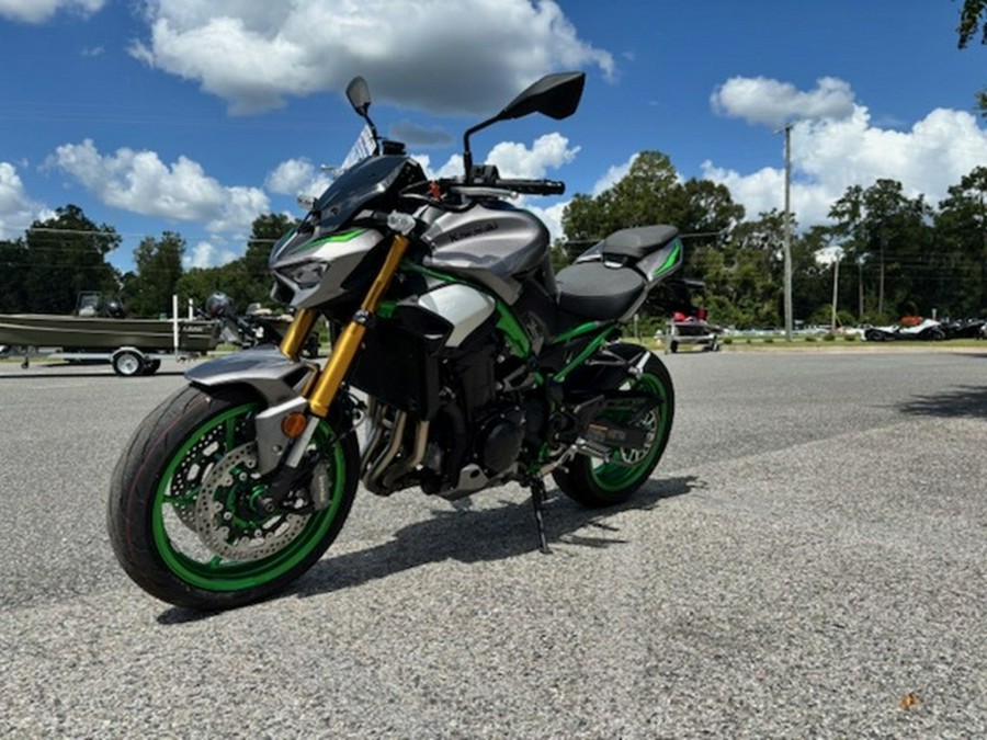 2025 Kawasaki Z900 SE ABS