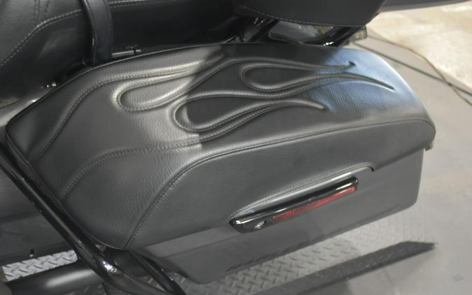 2021 Harley-Davidson Road Glide Limited Gauntlet Gray Metallic - Black Finish