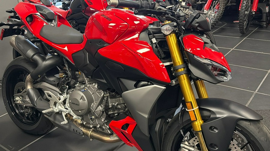 2026 Ducati Streetfighter V2