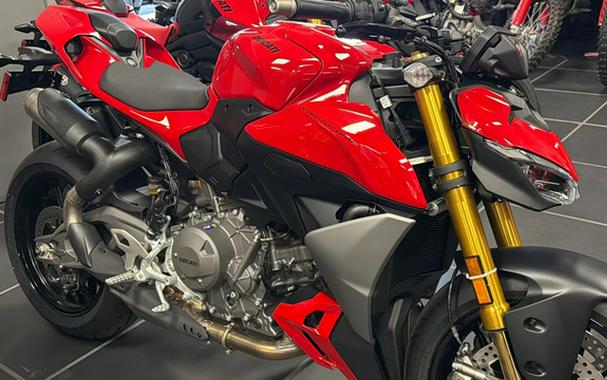 2026 Ducati Streetfighter V2