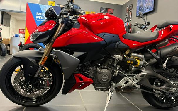 2026 Ducati Streetfighter V2