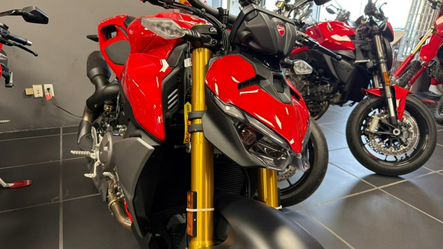 2026 Ducati Streetfighter V2