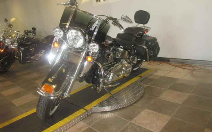 2017 Harley-Davidson® FLSTC - Heritage Softail® Classic