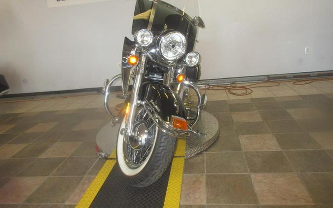 2017 Harley-Davidson® FLSTC - Heritage Softail® Classic