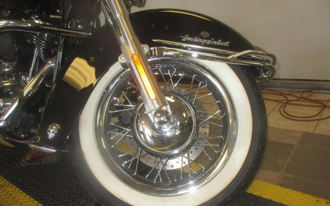 2017 Harley-Davidson® FLSTC - Heritage Softail® Classic