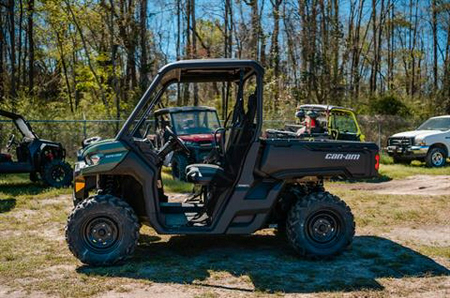 2023 Can-Am Defender HD9