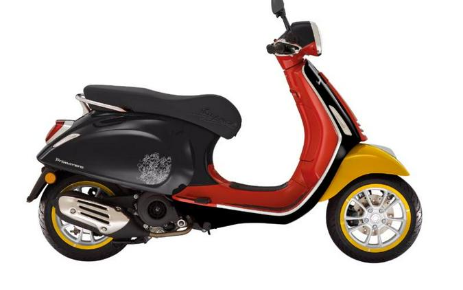 2023 Vespa Primavera 50 Disney Mickey Mouse Edition