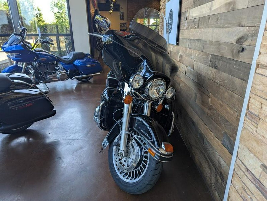 2010 Harley-Davidson® FLHTCU - Ultra Classic® Electra Glide