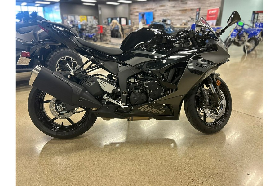 2026 NINJA ZX6R - Kawasaki