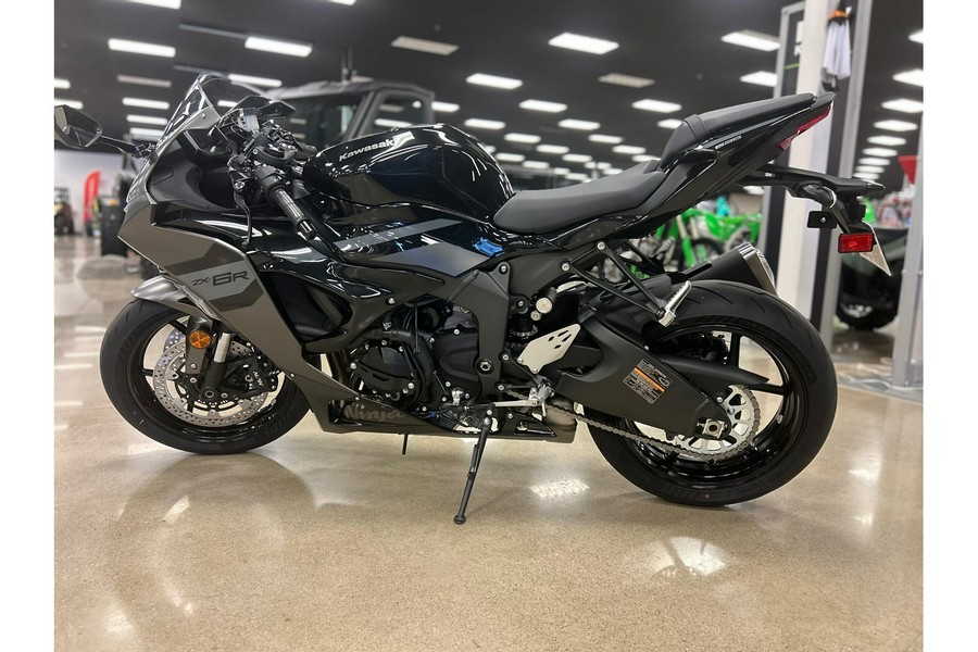 2026 NINJA ZX6R - Kawasaki