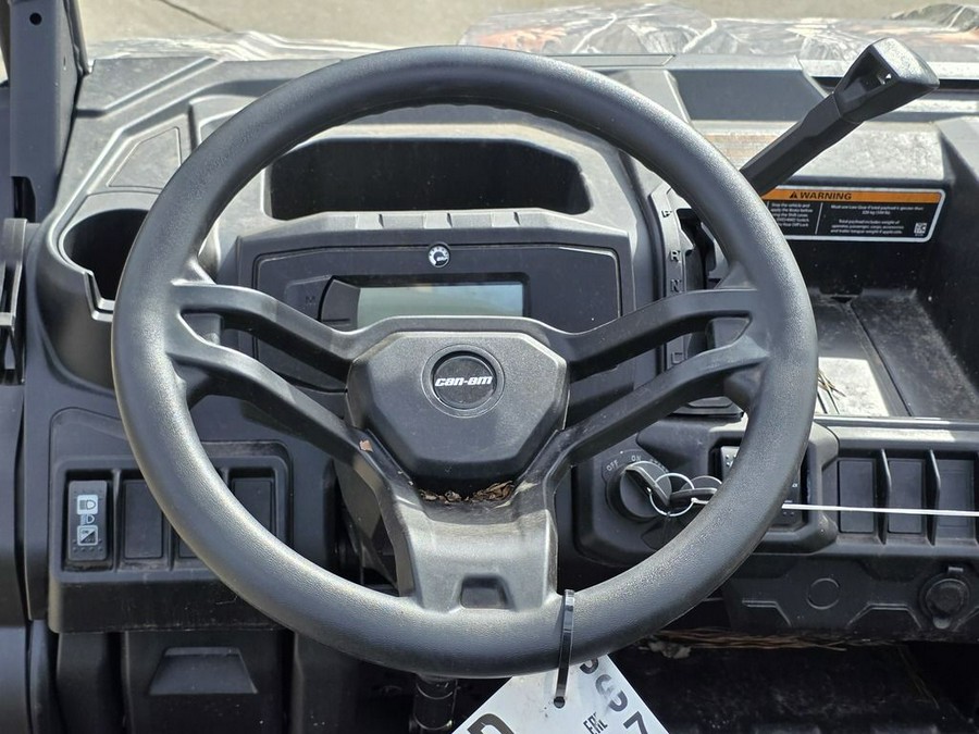 2025 Can-Am Defender DPS HD7
