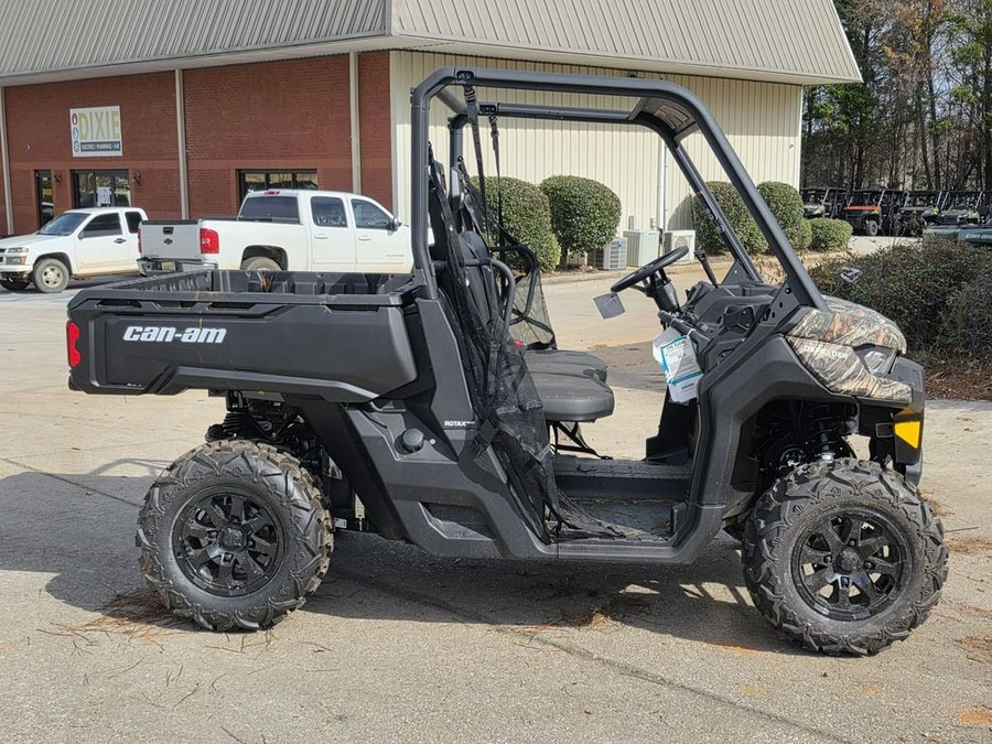 2025 Can-Am Defender DPS HD7