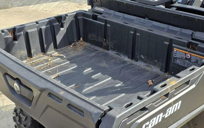 2025 Can-Am Defender DPS HD7