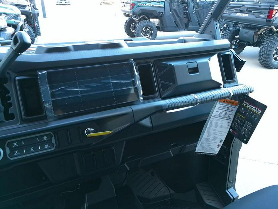 2026 Can-Am® Defender MAX XT HD11 With 10.25 in.display