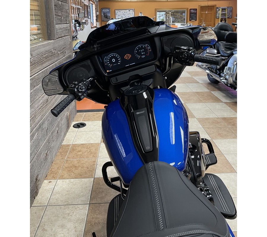 2024 Harley-Davidson Street Glide® Blue Burst - Black Finish