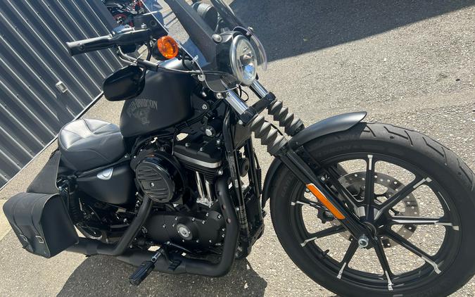 2017 Harley-Davidson® SPORTSTER IRON 883