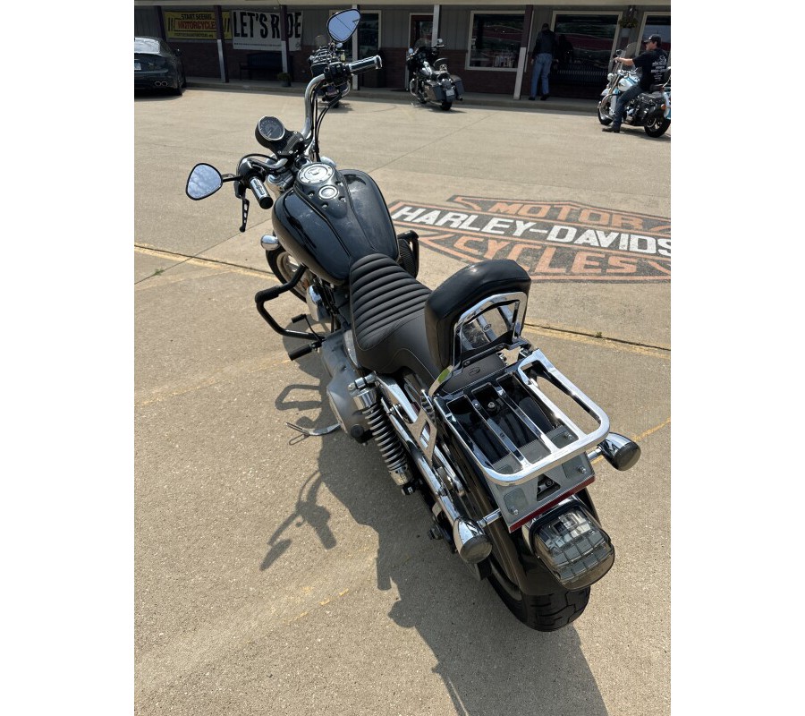 2009 Harley-Davidson® Dyna® Super Glide® BLACK