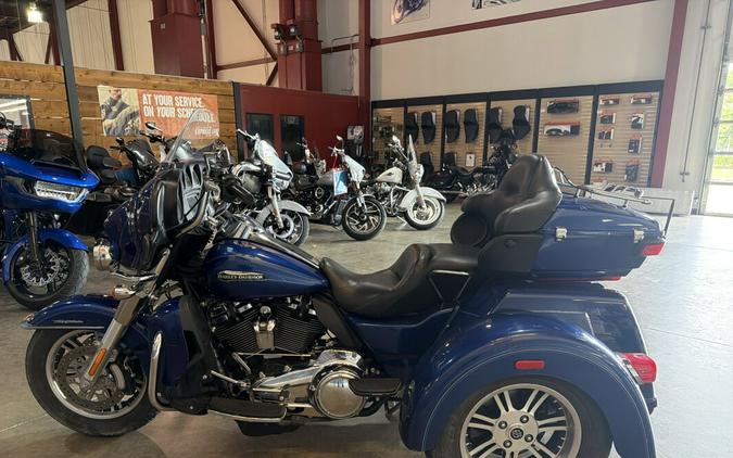 FLHTCUTG 2017 Tri Glide® Ultra