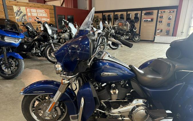 FLHTCUTG 2017 Tri Glide® Ultra