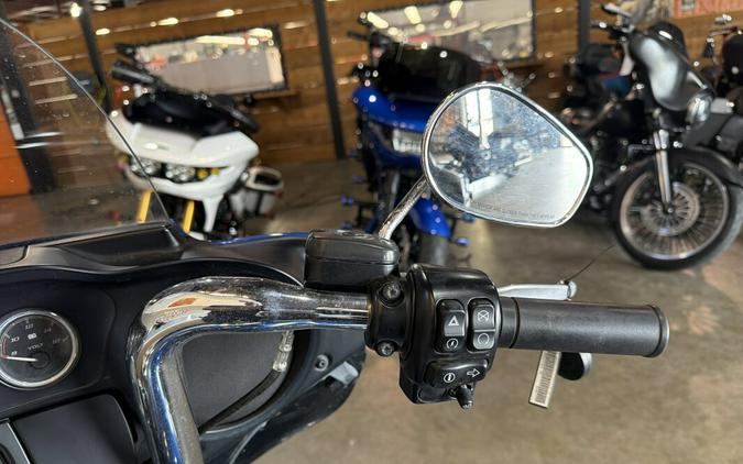 FLHTCUTG 2017 Tri Glide® Ultra