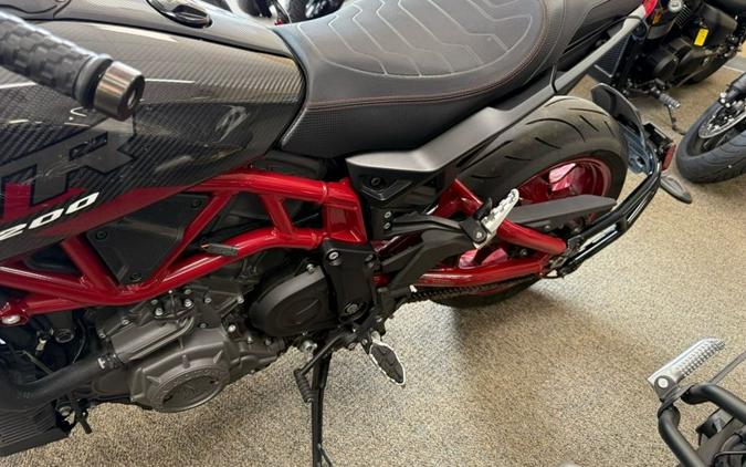 2024 Indian Motorcycle® FTR R Carbon Carbon Fiber