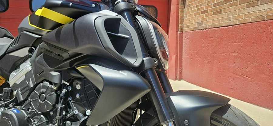 2026 Ducati Diavel V4 Black Roadster