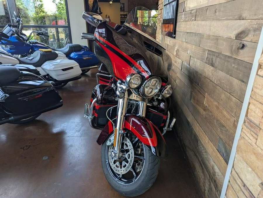 2017 Harley-Davidson® FLHTKSE - CVO™ Limited