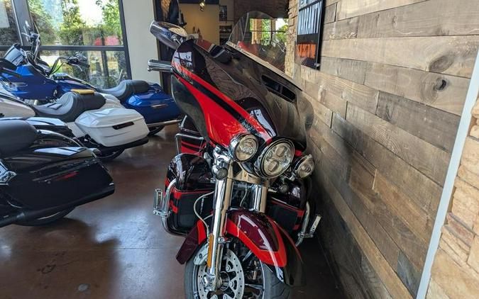 2017 Harley-Davidson® FLHTKSE - CVO™ Limited