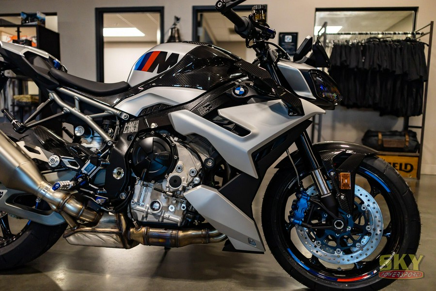 2026 BMW M 1000 R