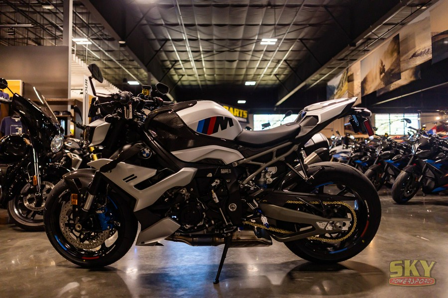 2026 BMW M 1000 R