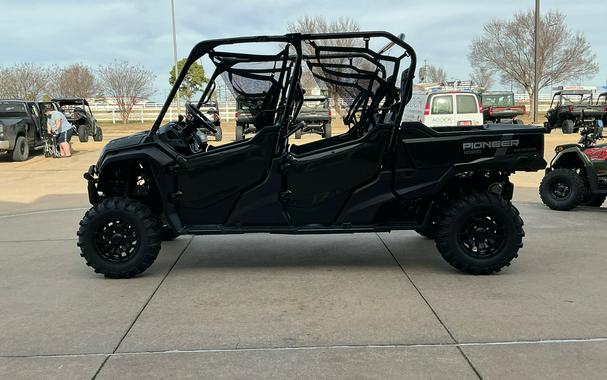 2025 Honda Pioneer 1000-6 Crew Deluxe