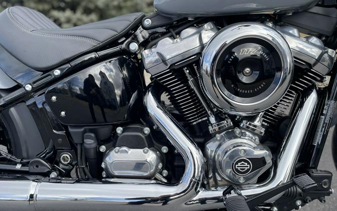 FXBB 2026 Harley-Davidson Street Bob Dark Billiard Gray Chrome Laced Wheels