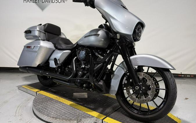 2019 Harley-Davidson® Street Glide® Special Barracuda Silver