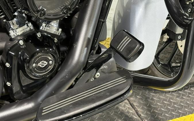 2019 Harley-Davidson® Street Glide® Special Barracuda Silver