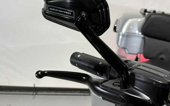 2019 Harley-Davidson® Street Glide® Special Barracuda Silver