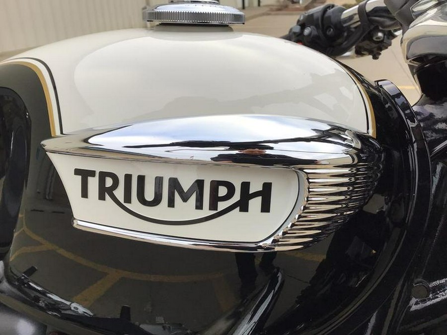 2018 Triumph Bonneville Speedmaster Fusion White and Phantom Black