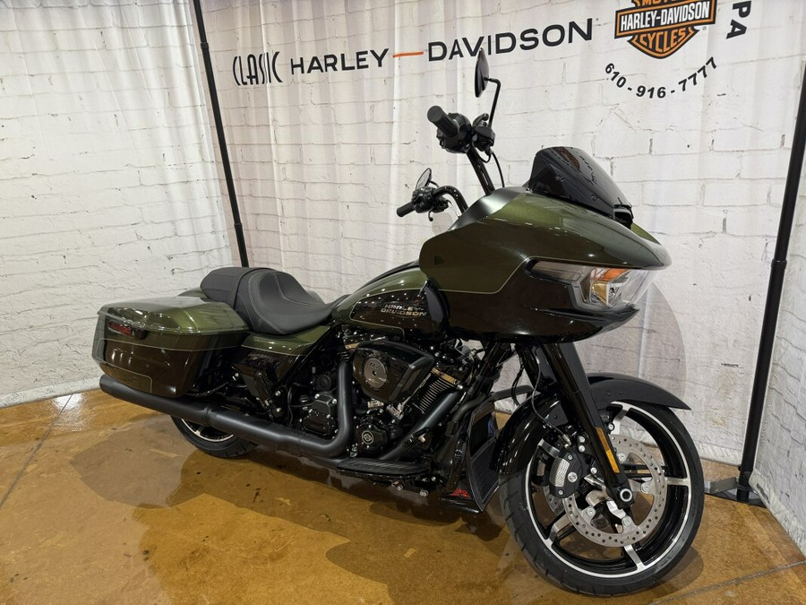 Harley-Davidson® Road Glide® 2026 FLTRX 0034631065 OLIVE STEEL MTL/BLACK