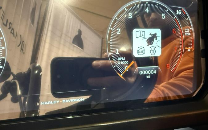 Harley-Davidson® Road Glide® 2026 FLTRX 0034631065 OLIVE STEEL MTL/BLACK