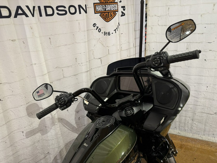 Harley-Davidson® Road Glide® 2026 FLTRX 0034631065 OLIVE STEEL MTL/BLACK