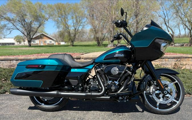 2026 Harley-Davidson® Road Glide® Teal Thunder / Vivid Black Black Trim