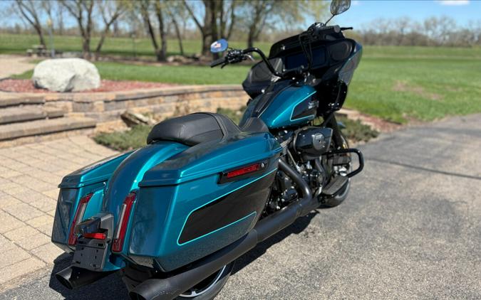 2026 Harley-Davidson® Road Glide® Teal Thunder / Vivid Black Black Trim