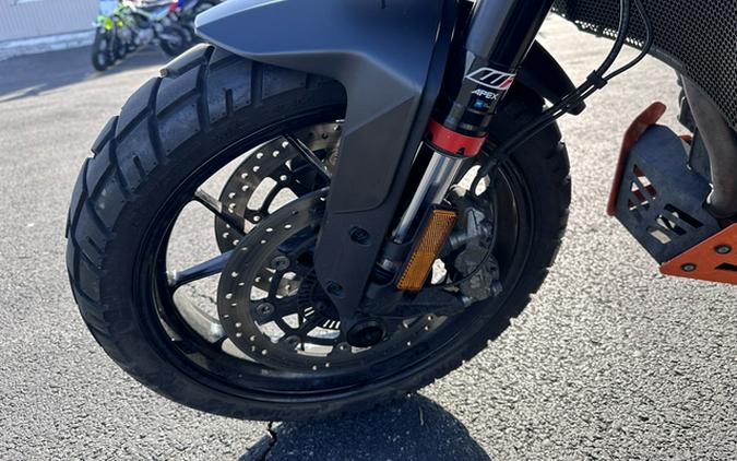 2021 KTM Duke 890 890 R